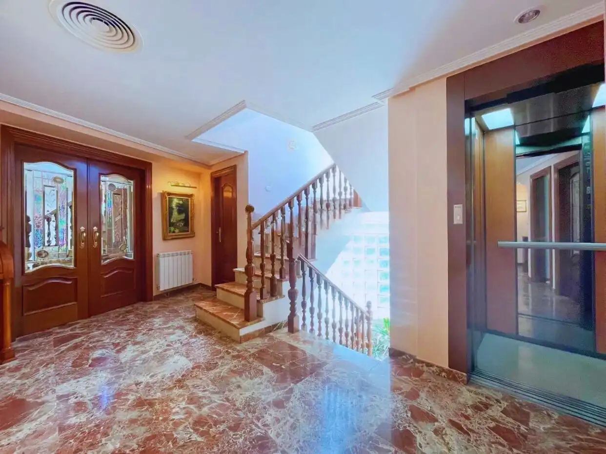 Houses for sale in Zaragoza  with Air Conditioner, Heating and Private garden