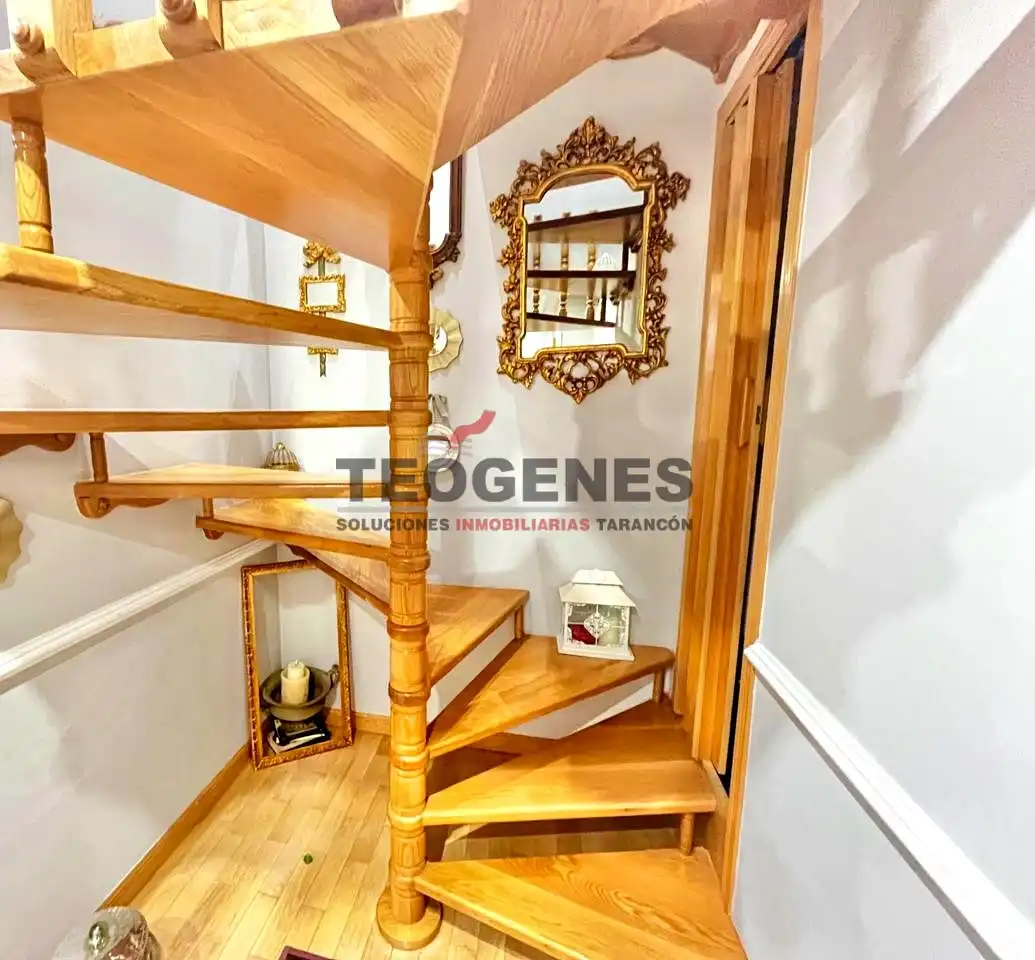 Maisonette zum Verkauf in Tarancón mit Klimaanlage, Heizung und Terrasse