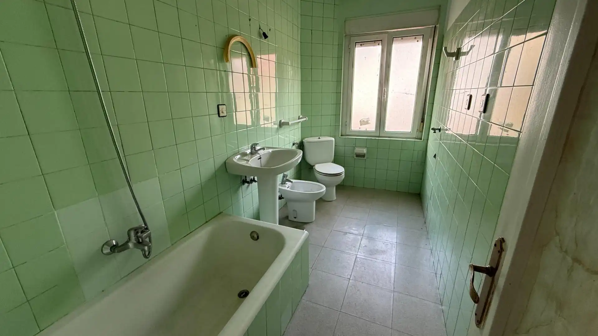 Bathroom of Flat for sale in Aller  with Terrace