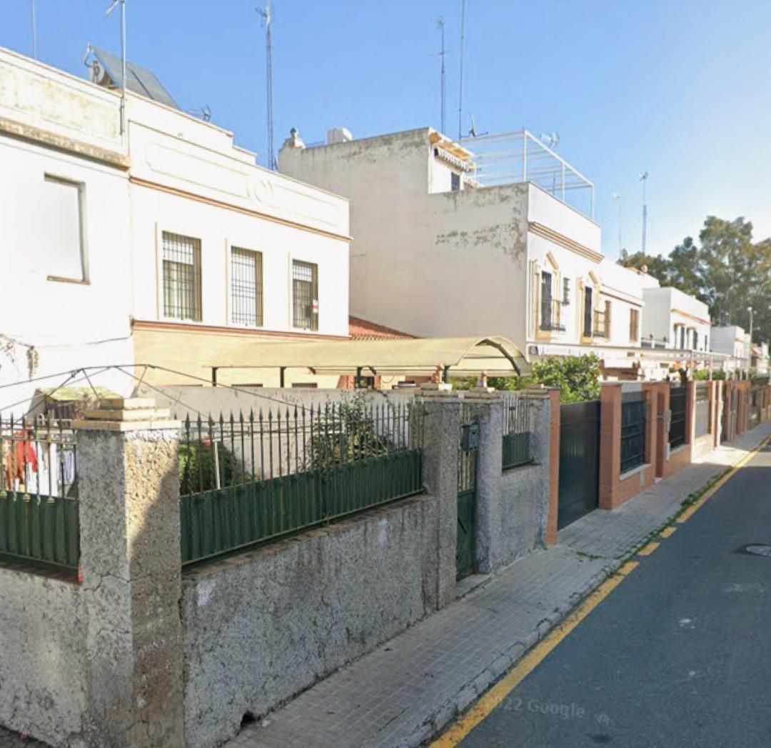 Vista exterior de Casa o xalet en venda en  Sevilla Capital