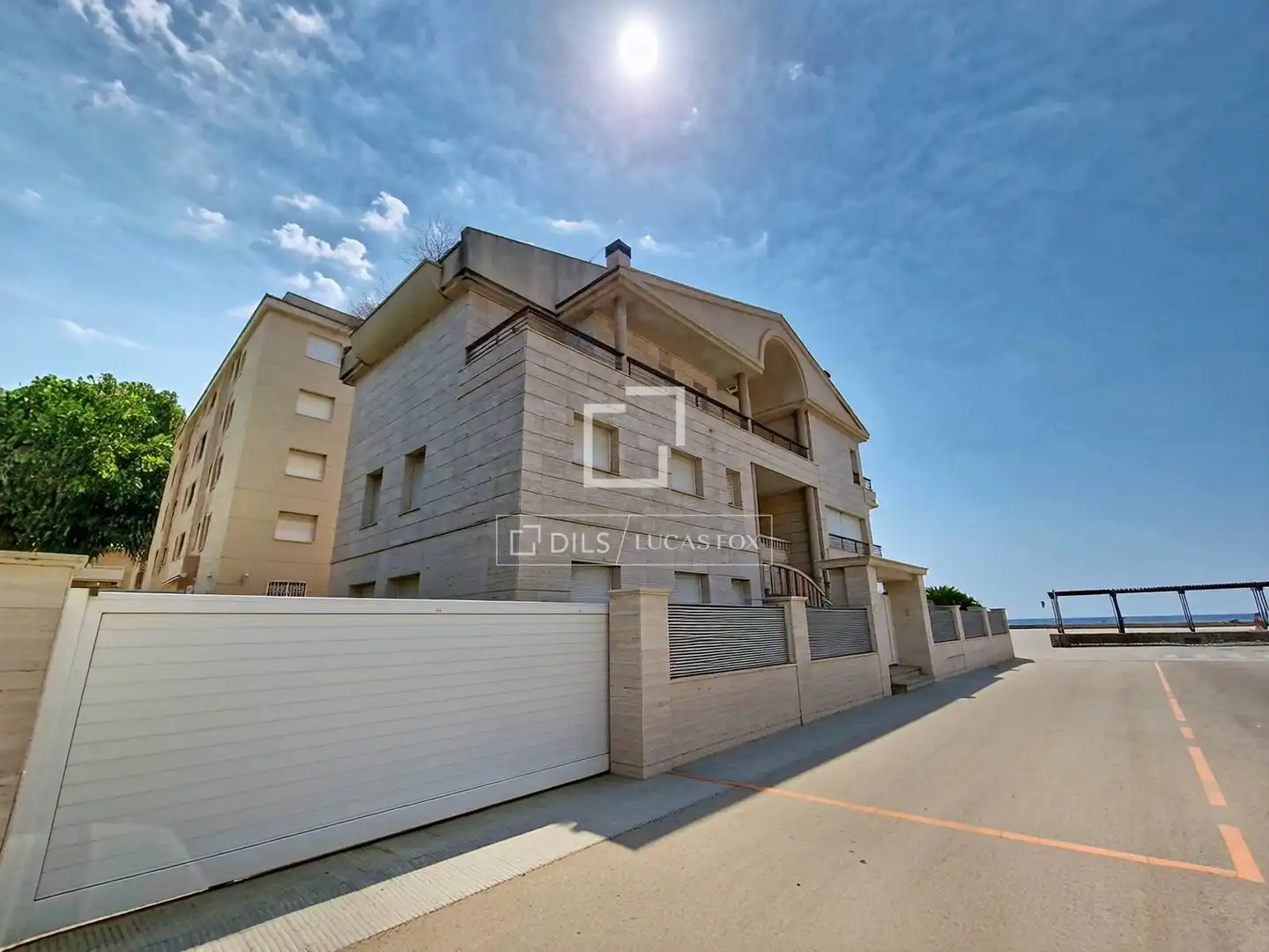 Außenansicht von Haus oder Chalet zum Verkauf in Calafell mit Klimaanlage, Heizung und Privatgarten