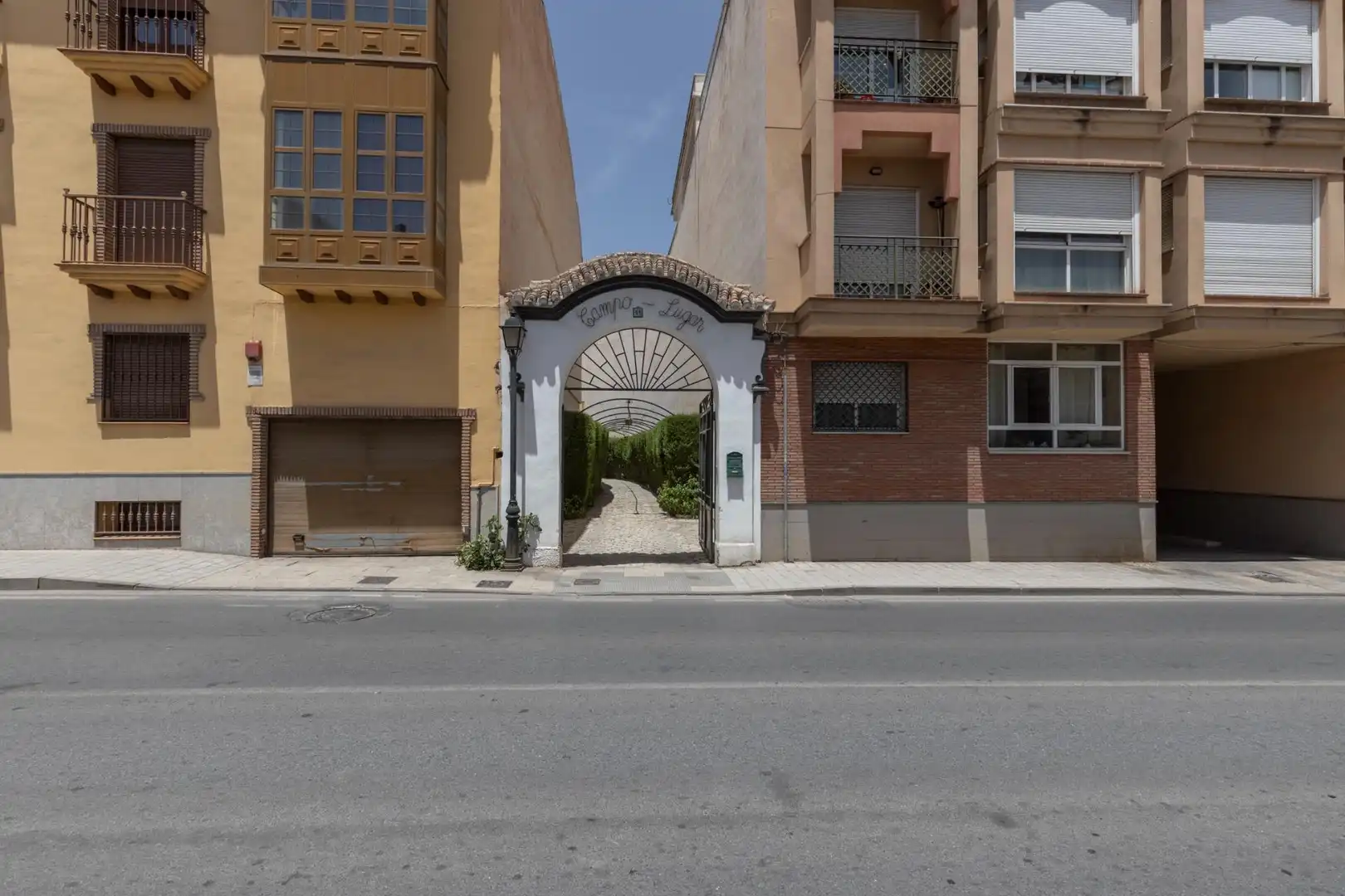 Vista exterior de Casa o chalet en venta en Las Gabias con Aire acondicionado, Calefacción y Jardín privado