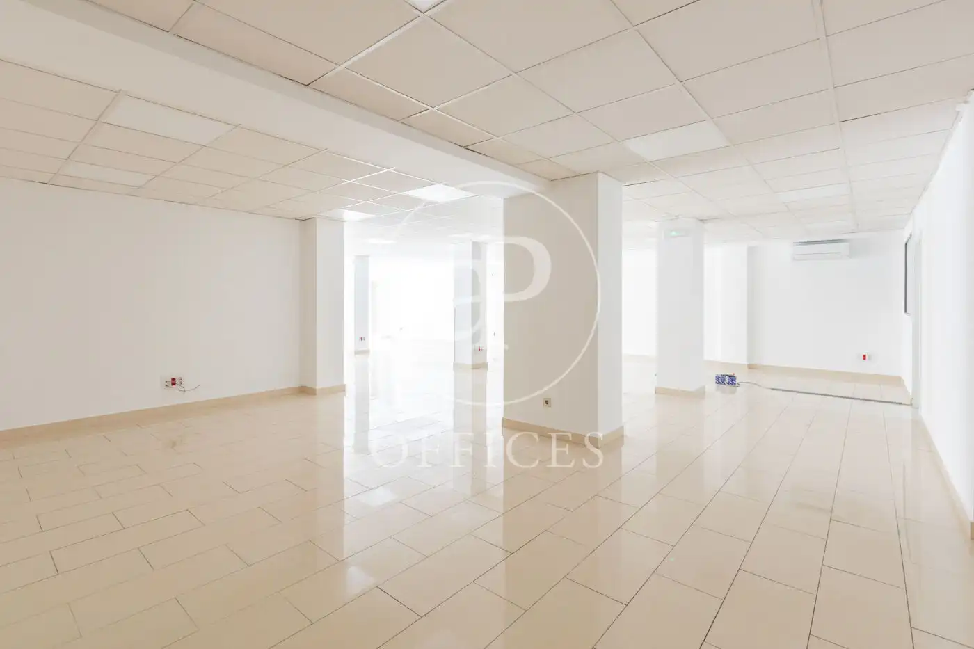 Office for rent in Madrid  with Air Conditioner