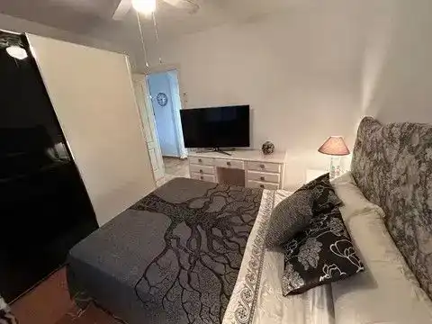 Schlafzimmer von Wohnung zur Miete in Benalmádena mit Klimaanlage, Schwimmbad und Balkon