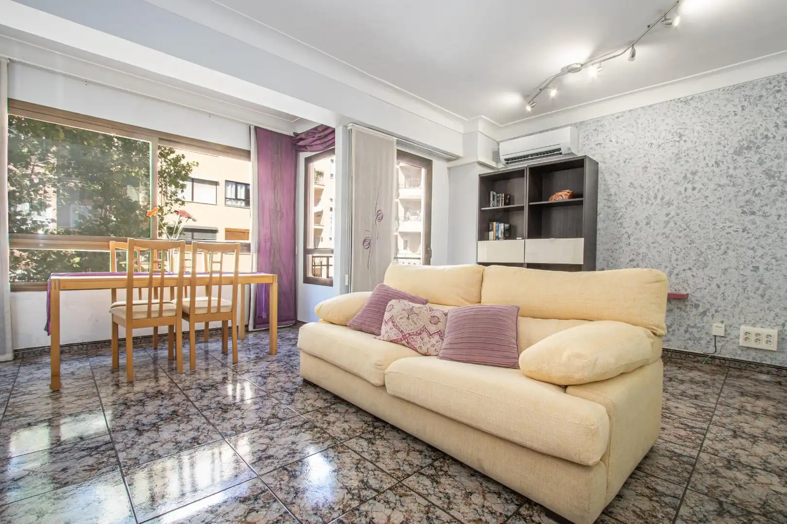 Living room of Flat for sale in  Palma de Mallorca  with Air Conditioner, Furnished and Balcony