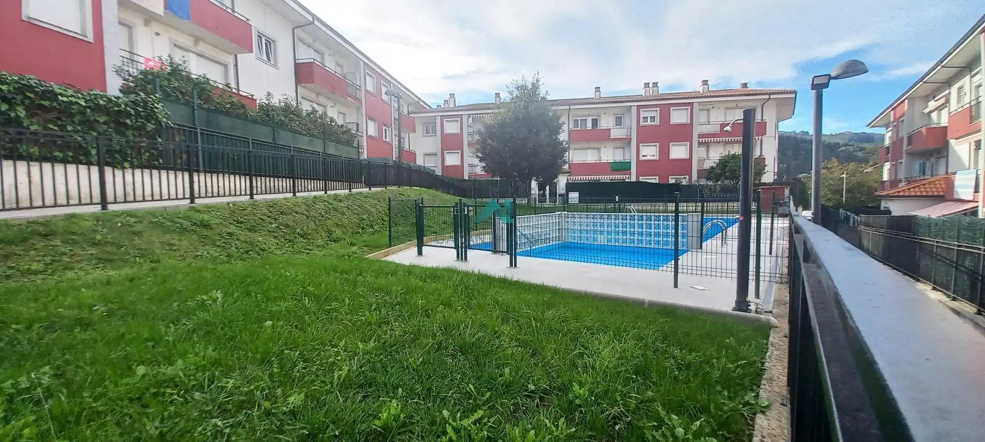 Piscina de Planta baja en venta en Ramales de la Victoria con Calefacción, Jardín privado y Terraza