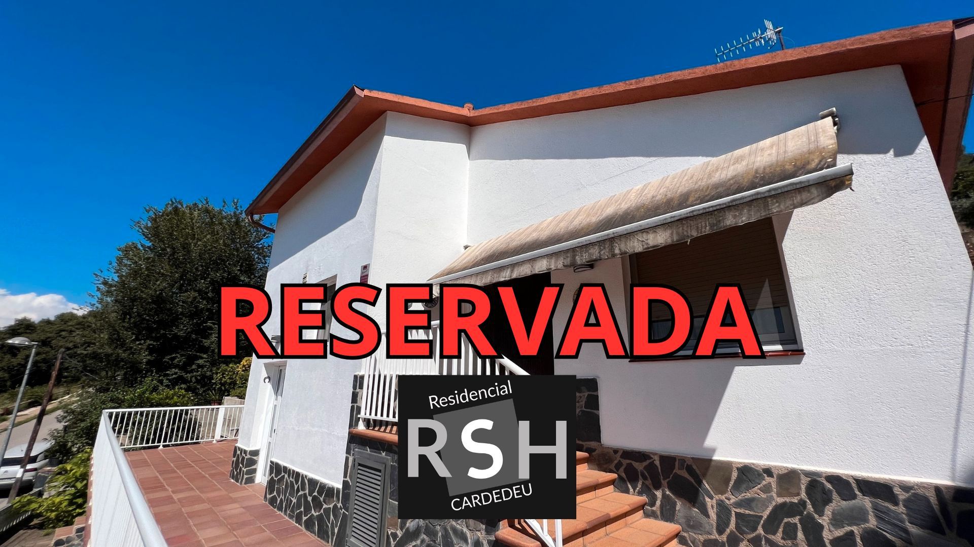 Vista exterior de Casa o xalet en venda en Llinars del Vallès amb Jardí privat, Terrassa i Traster
