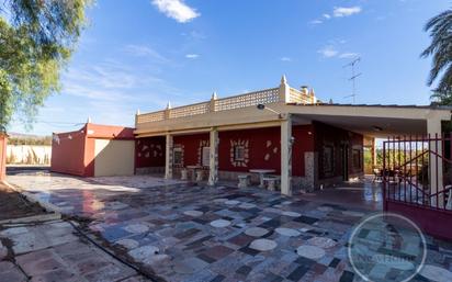 Vista exterior de Casa o xalet en venda en Crevillent amb Aire condicionat, Terrassa i Balcó
