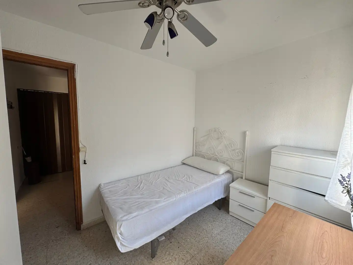 Habitación de Piso de alquiler en Jaén con Aire acondicionado, Terraza y Amueblado