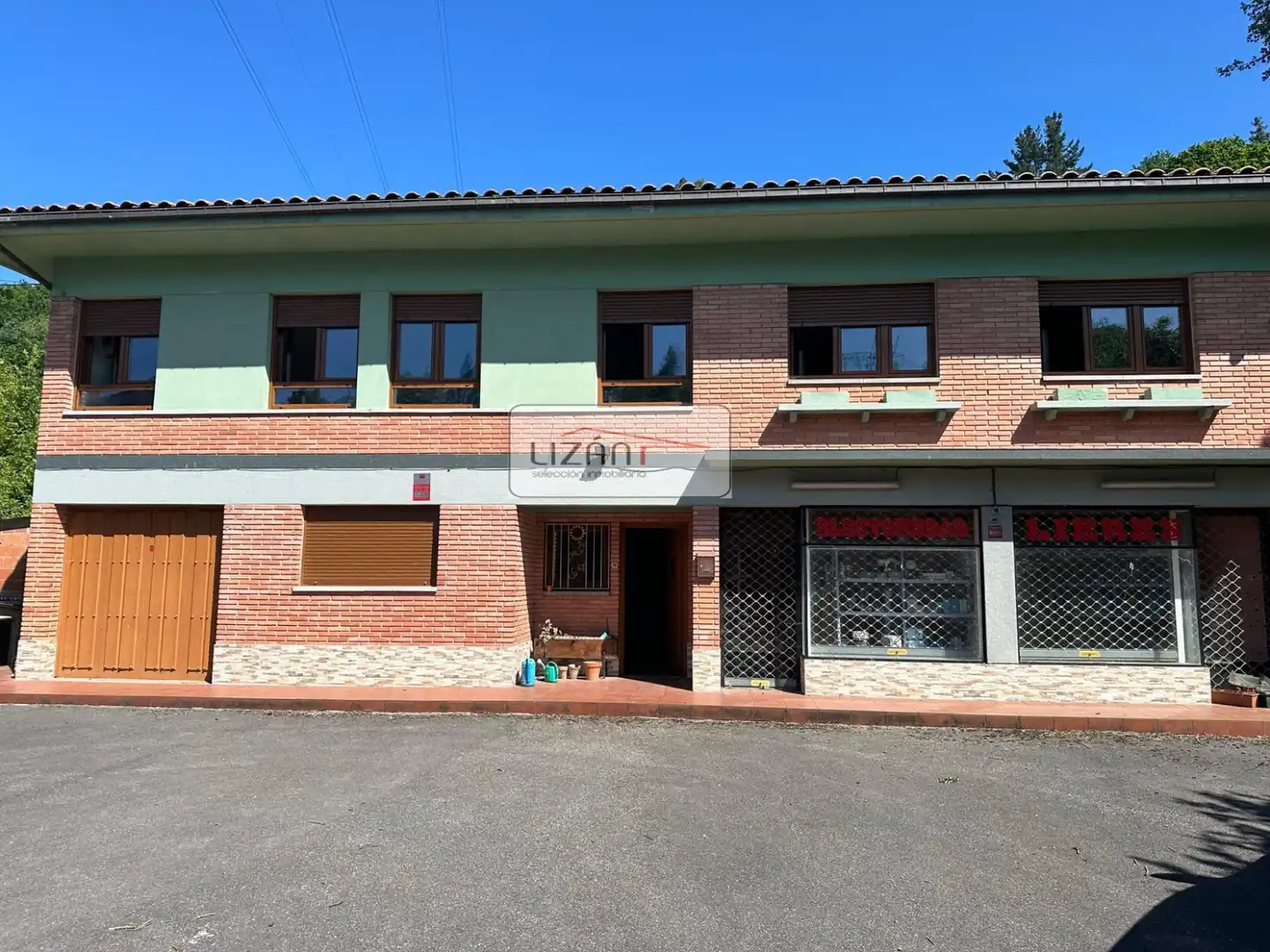 Vista exterior de Casa o xalet en venda en Siero amb Calefacció i Parquet