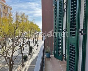 Vista exterior de Pis de lloguer en Sant Feliu de Guíxols amb Balcó