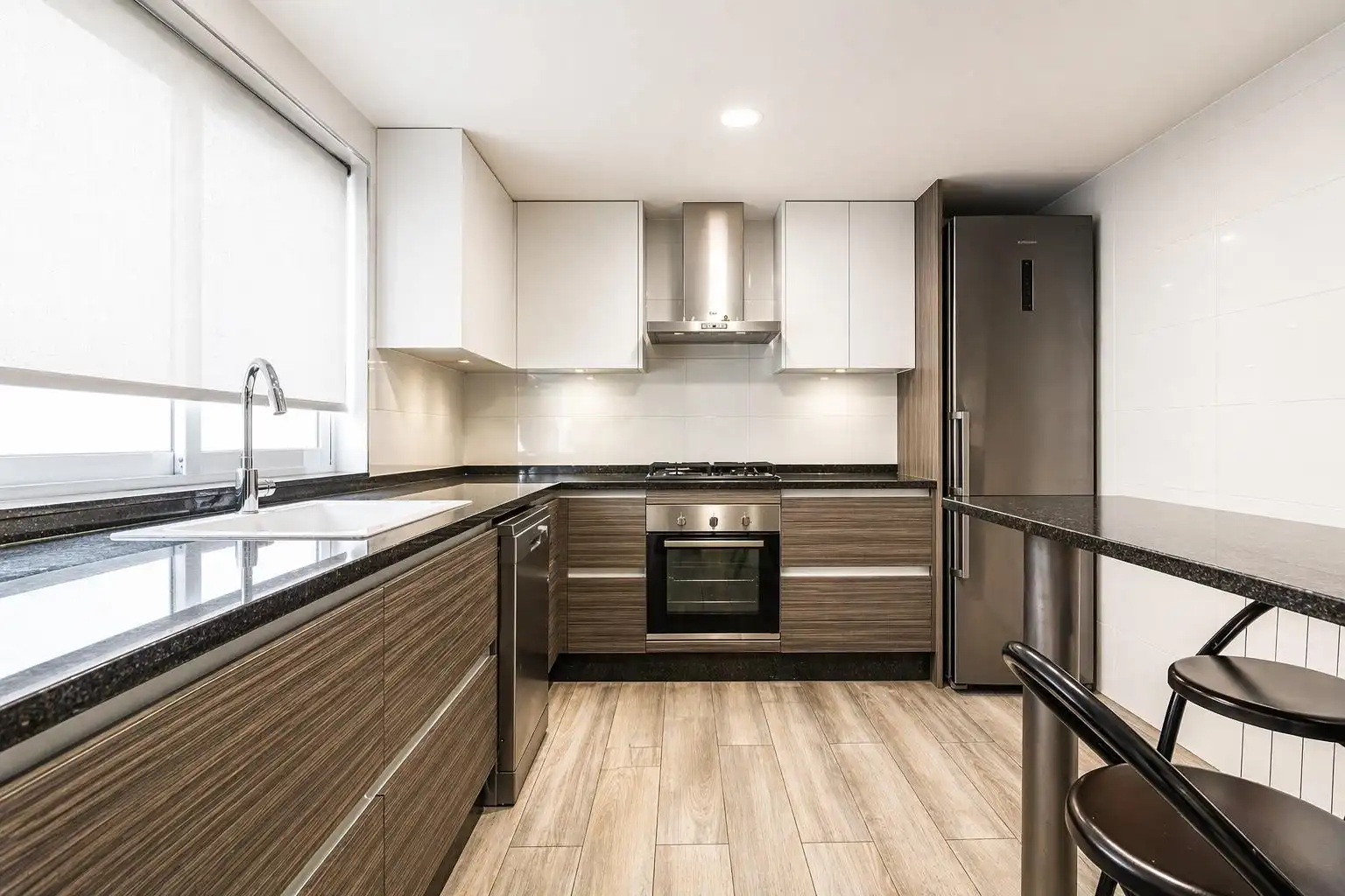 Cocina de Casa adosada en venta en Carlet con Aire acondicionado, Trastero y Alarma