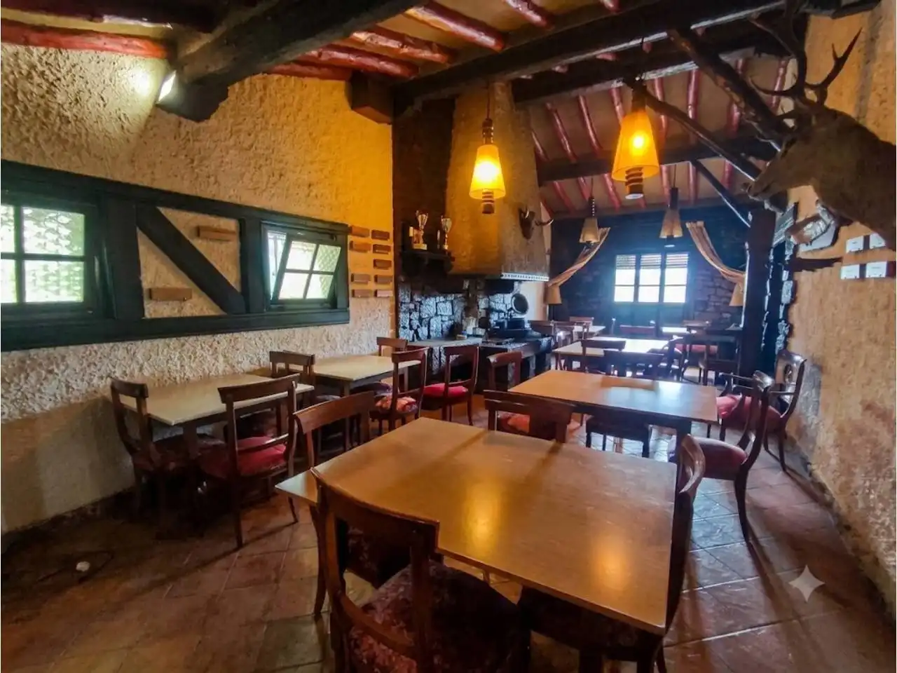 Local en venta en El Grado con Aire acondicionado