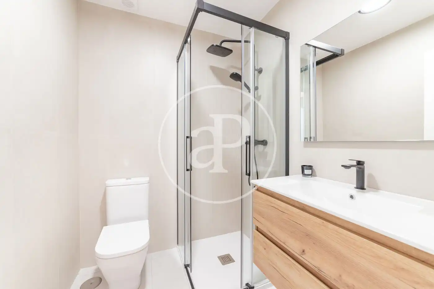 Baño de Ático en venta en Madrid con Aire acondicionado, Calefacción y Terraza