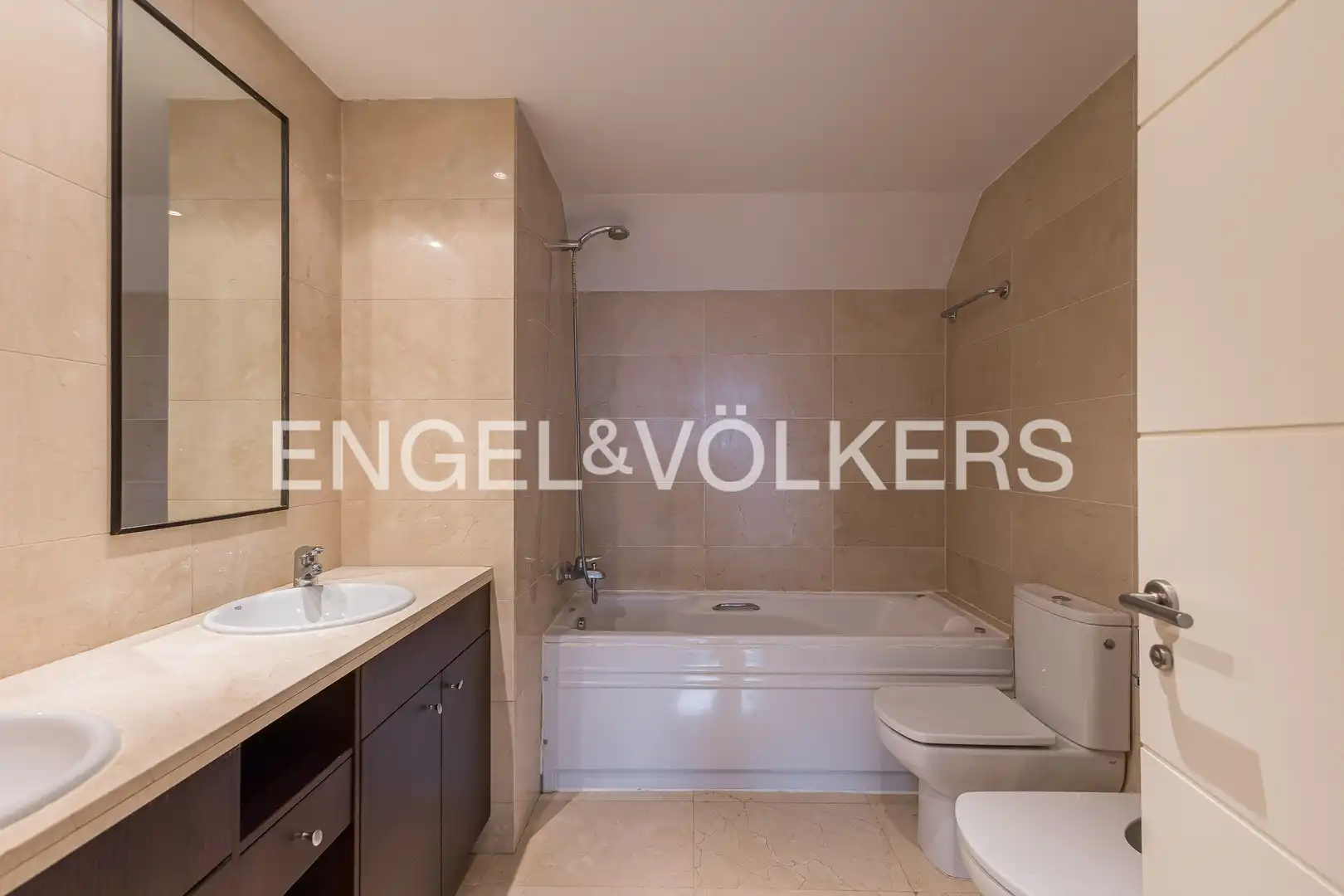 Bathroom of Attic for sale in Boadilla del Monte  with Air Conditioner, Heating and Terrace