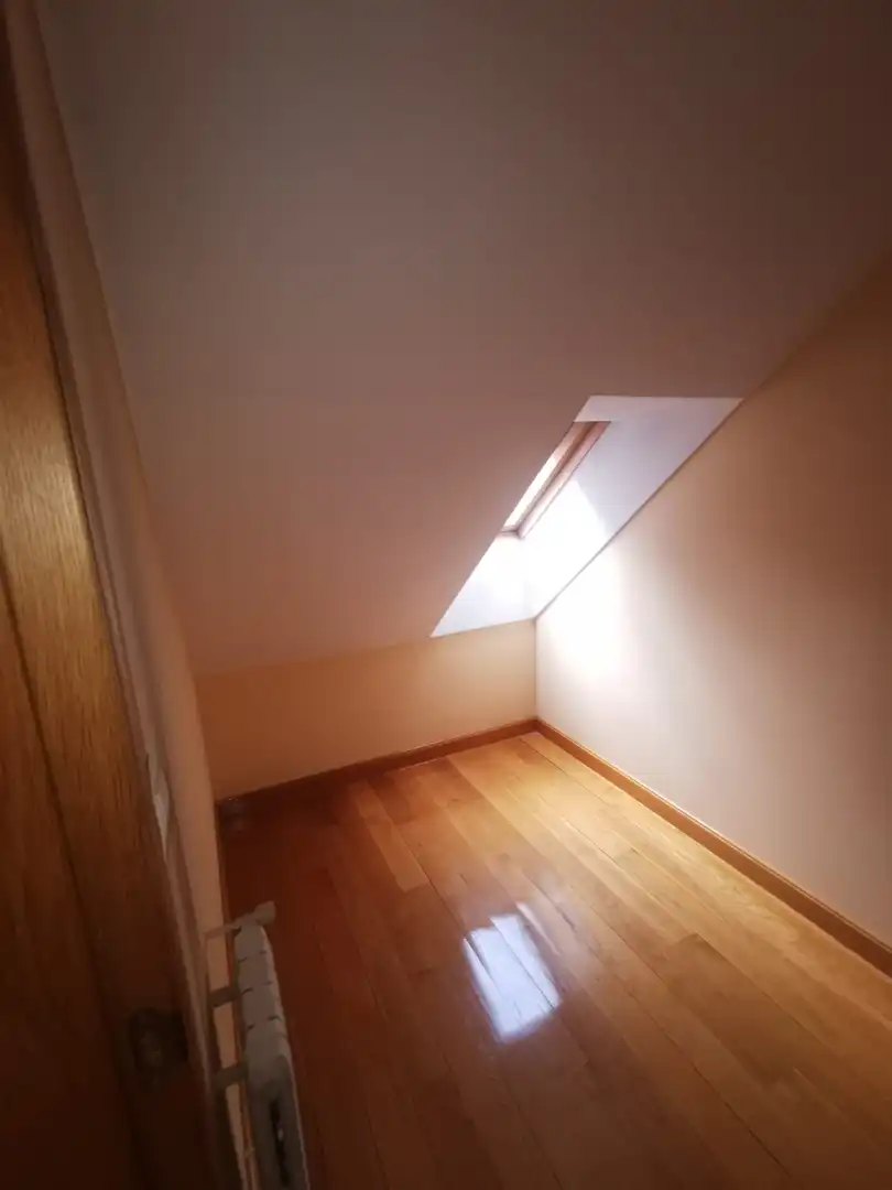 Habitación de Dúplex en venta en Ourense Capital  con Calefacción, Parquet y Horno