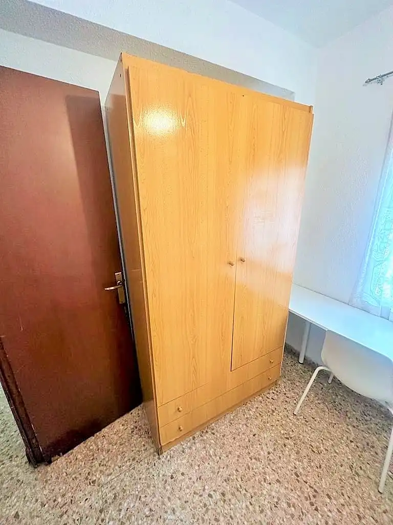 Bedroom of Flat for rent in Valencia  with Air Conditioner, Heating and Furnished