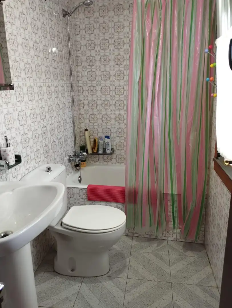 Badezimmer von Haus oder Chalet zum Verkauf in Vega de Valcarce mit Privatgarten und Möbliert