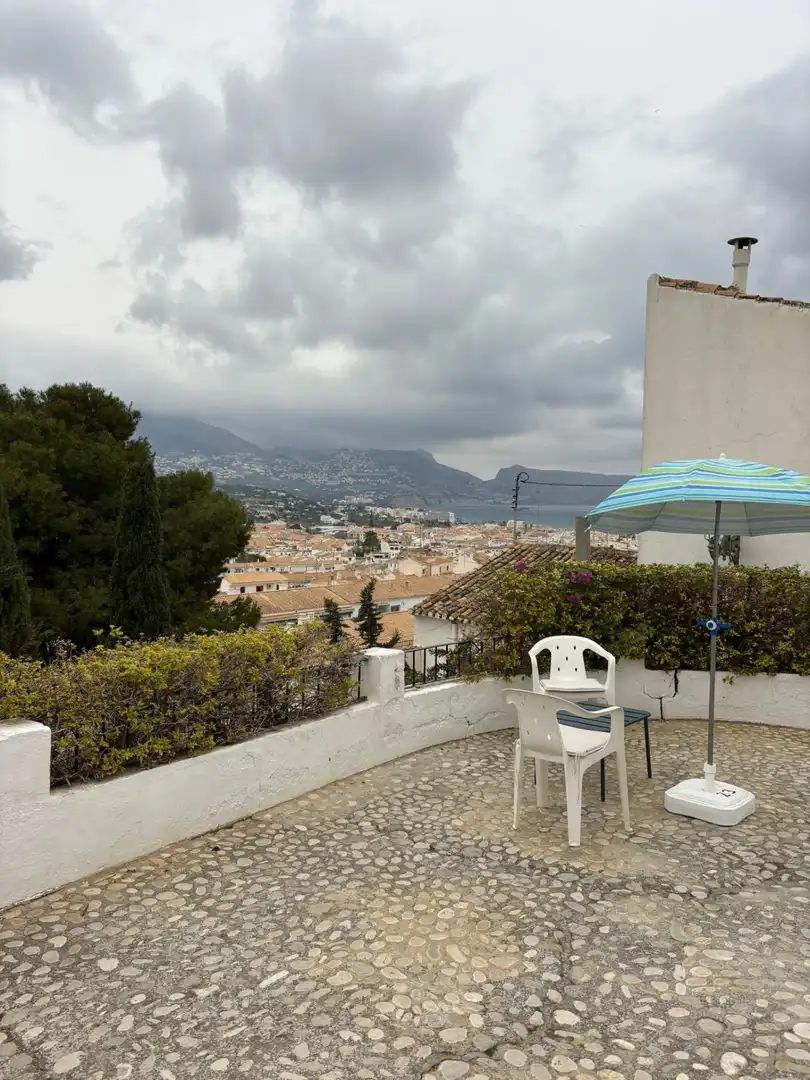 Vista exterior de Casa adosada de alquiler en Altea