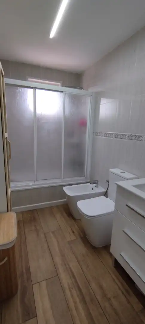 Baño de Piso en venta en Arucas con Trastero, Horno y Microondas