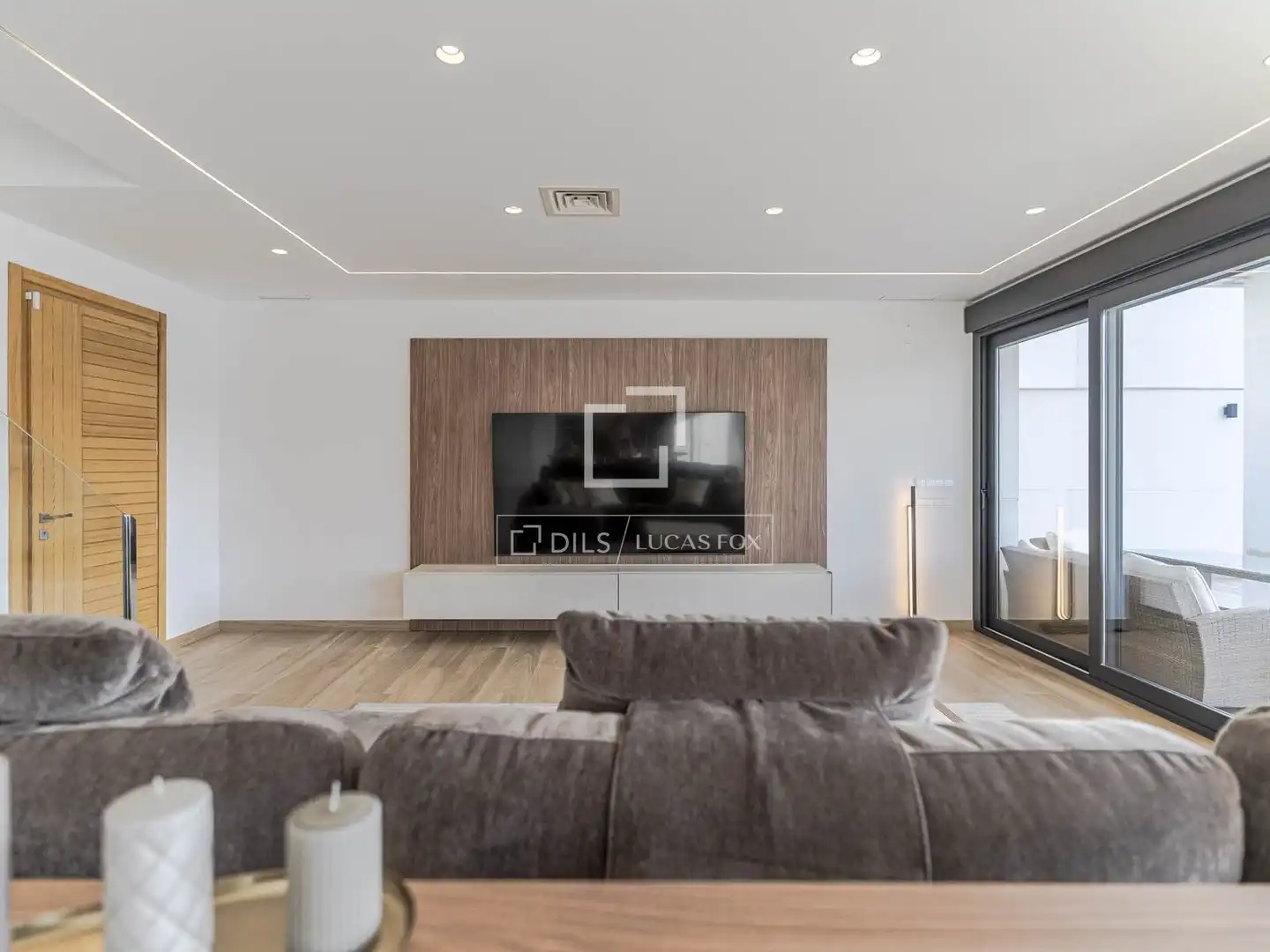 Sala d'estar de Casa o xalet en venda en Almuñécar amb Aire condicionat, Terrassa i Piscina