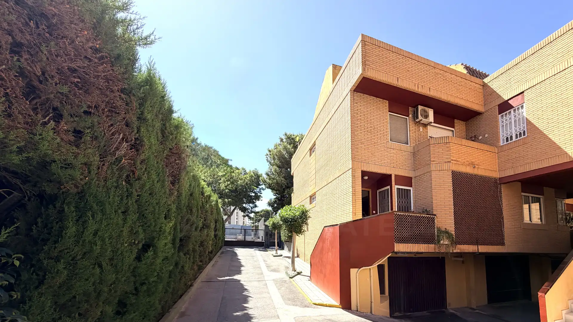 Casa aparellada amb piscina en venda a Playa de San Juan - El Cabo de las Huertas, imagen 14