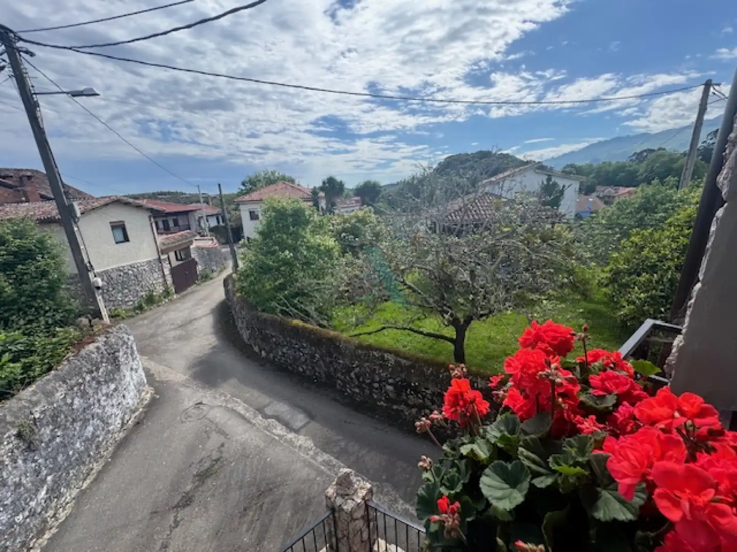 Vista exterior de Casa o xalet en venda en Llanes amb Jardí privat