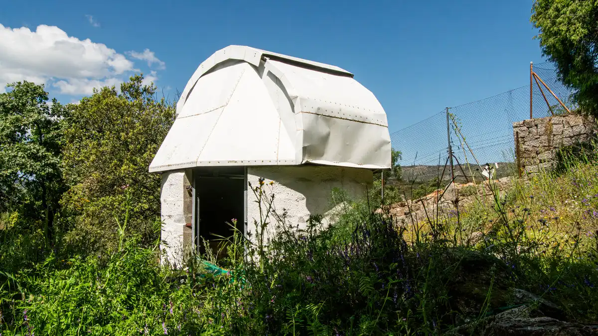 Vista exterior de Casa o xalet en venda en Fresnedillas de la Oliva amb Aire condicionat, Calefacció i Jardí privat
