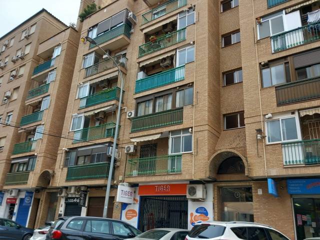 Local comercial en Venta en Barrio de Benicalap