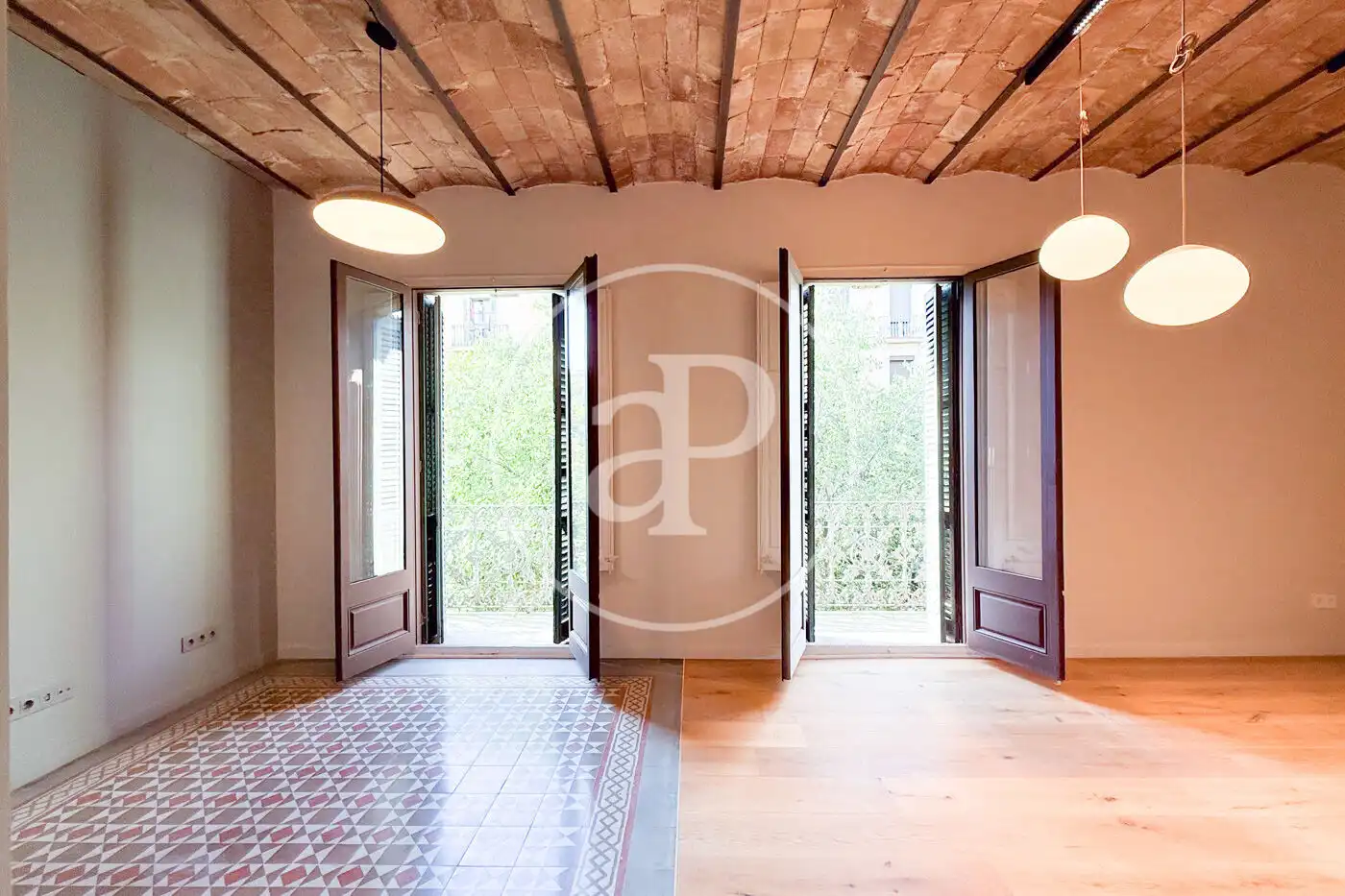Appartamento con terrazza in vendita a Carrer de la Diputació, imagen 2
