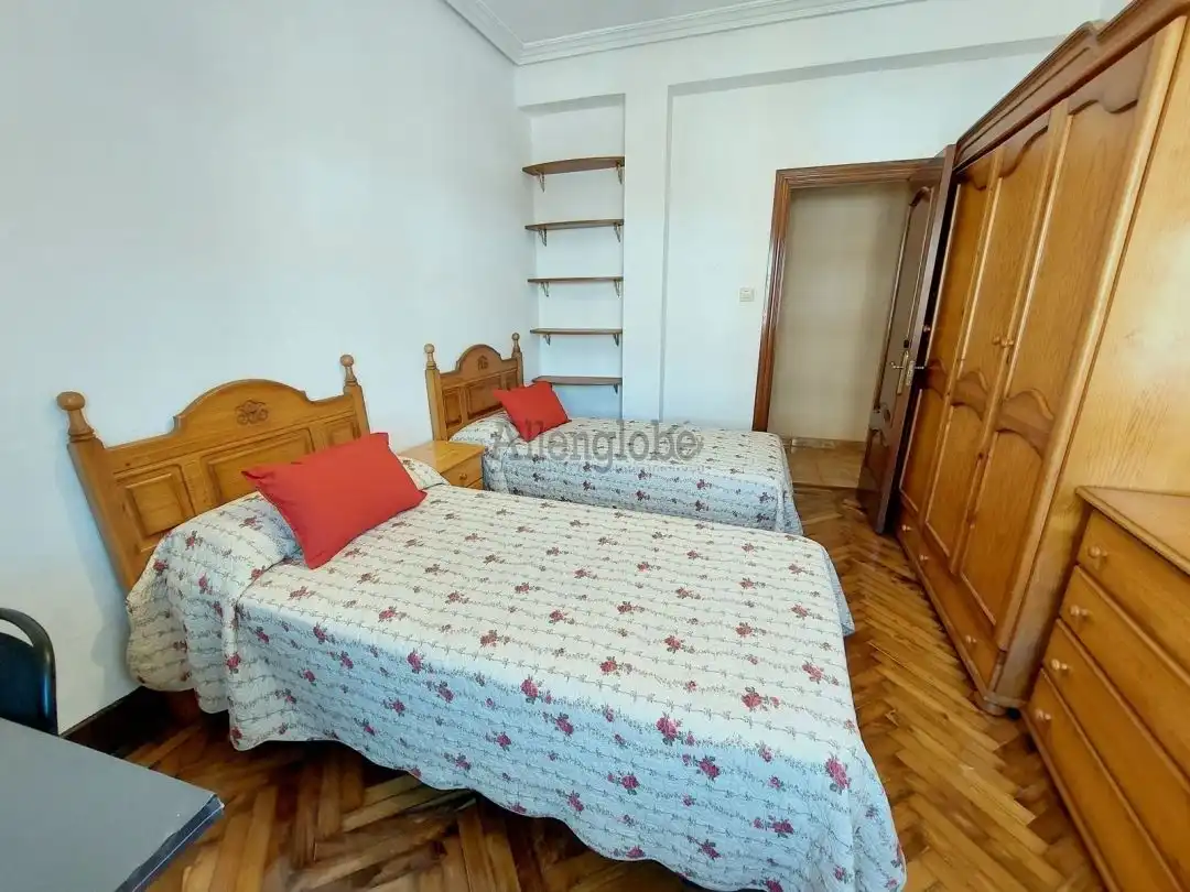 Piso de alquiler en Calle Fernando Vela, Milán - Pumarín
