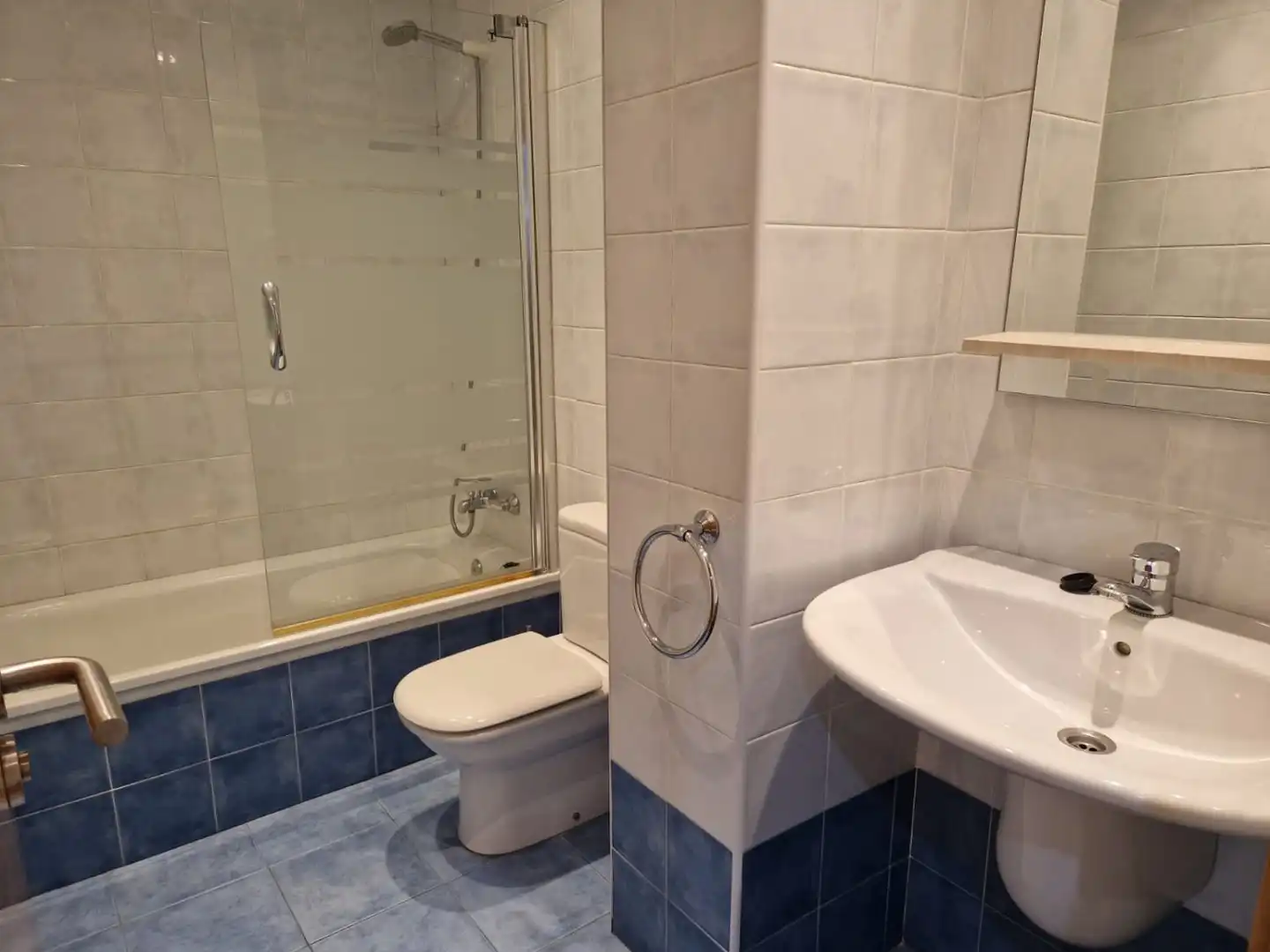Bathroom of Duplexes for sale in Torrelavega   with Heating