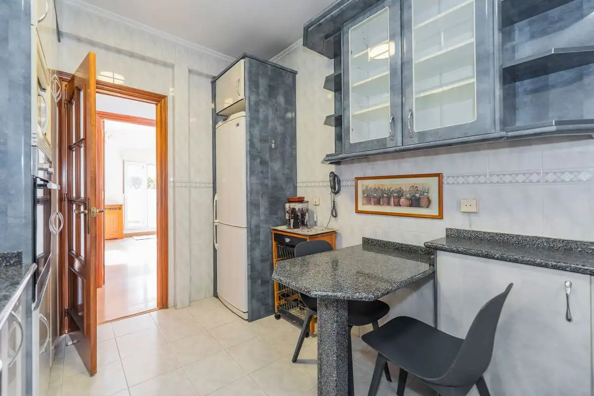 Cuina de Pis en venda en Madrid amb Calefacció, Terrassa i Balcó