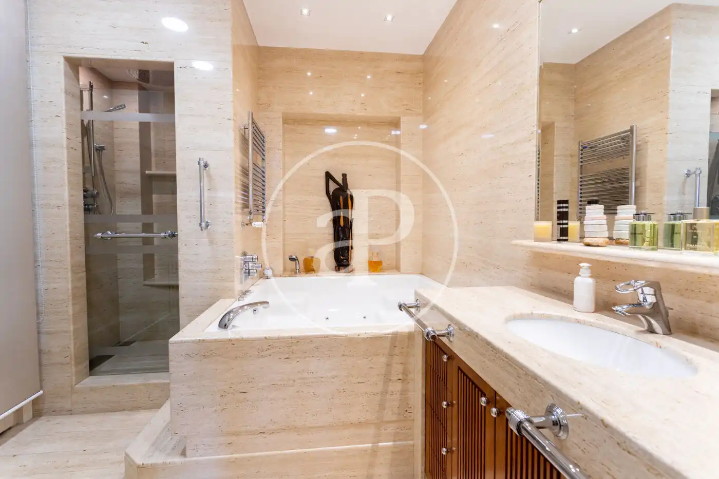 Baño de Piso de alquiler en Barcelona con Aire acondicionado, Calefacción y Amueblado