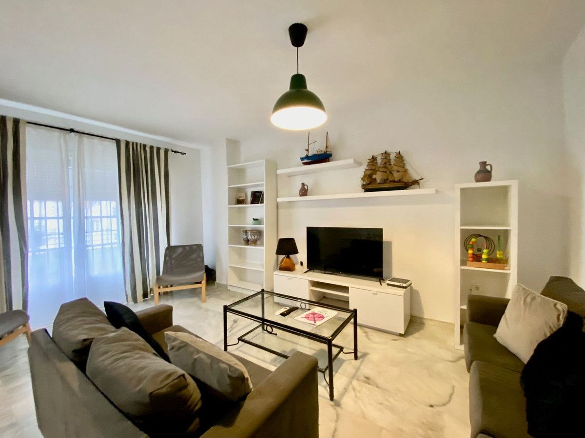 Sala d'estar de Planta baixa en venda en Estepona amb Piscina comunitària