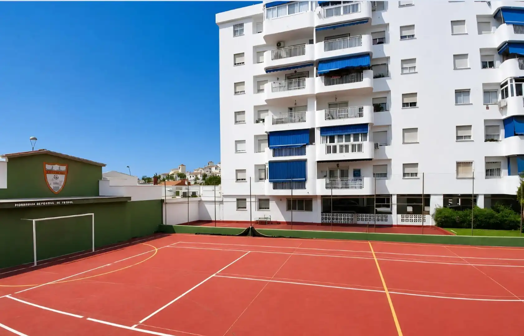 Vista exterior de Piso en venta en Rincón de la Victoria con Terraza, Amueblado y Piscina comunitaria