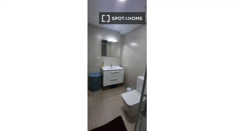 Bathroom of Apartments for share in Santander  with Air Conditioner, Heating and Terrace