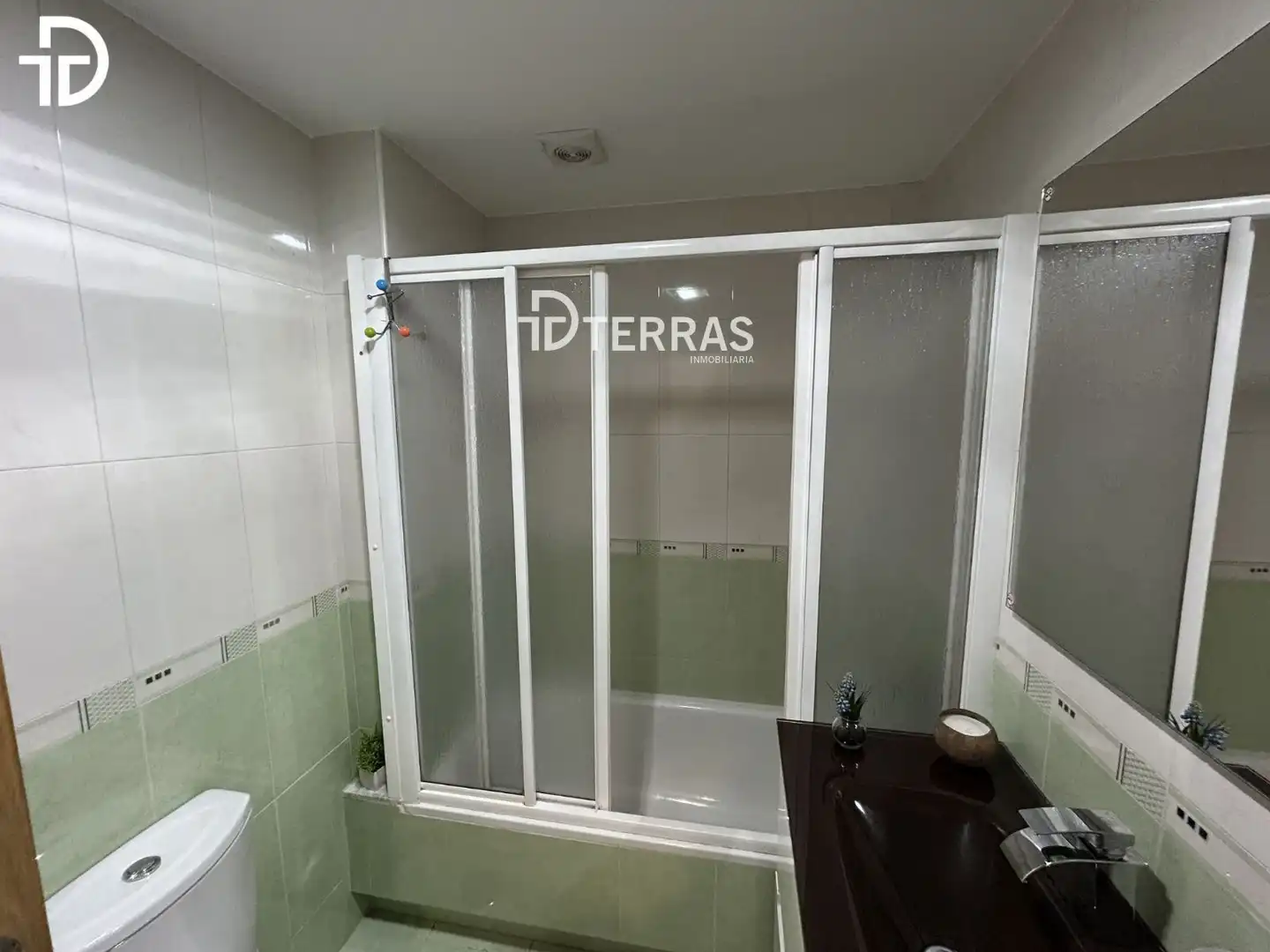 Baño de Piso en venta en Poio con Calefacción, Trastero y Amueblado