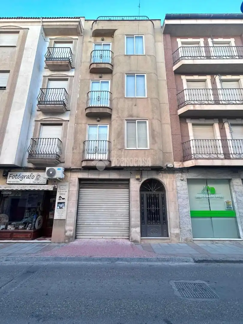 Flat with terrace for sale in C. Gral. Fresneda