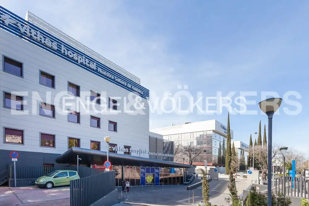 Außenansicht von Wohnung zur Miete in Madrid mit Klimaanlage, Heizung und Terrasse