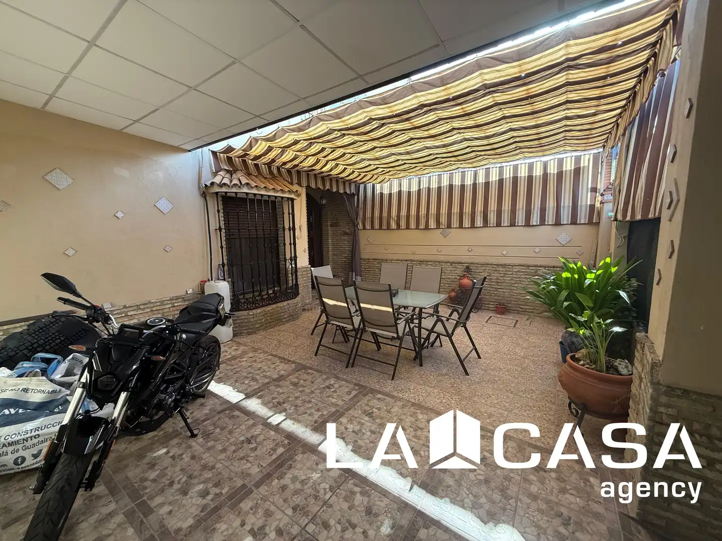 Terrace of Detached homes for sale in Dos Hermanas  with Air Conditioner, Terrace and Storage room