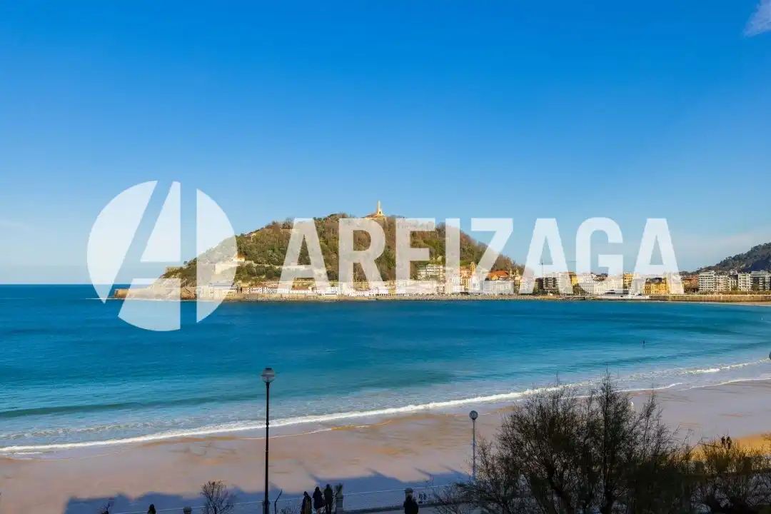 Vista exterior de Piso en venta en Donostia - San Sebastián  con Calefacción, Terraza y Balcón