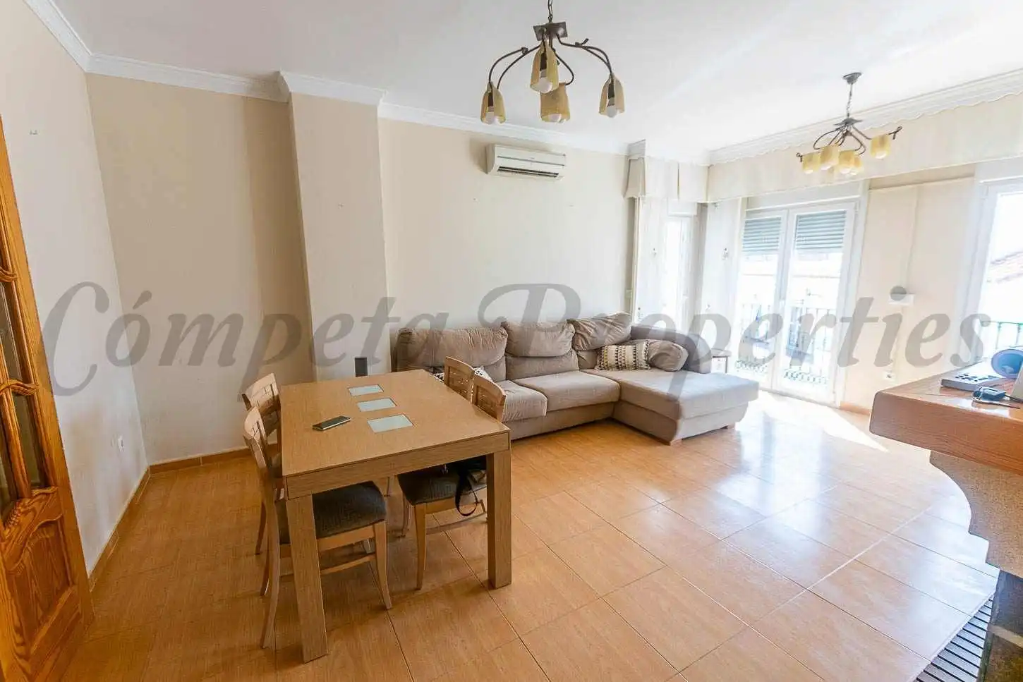 Apartament amb terrassa en venda a Sayalonga, imagen 4