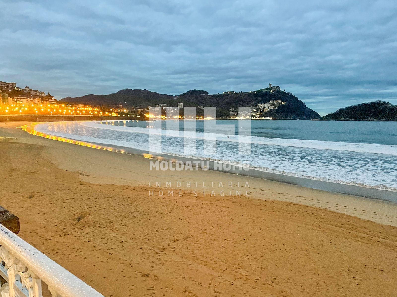 Vista exterior de Pis en venda en Donostia - San Sebastián  amb Aire condicionat, Calefacció i Traster
