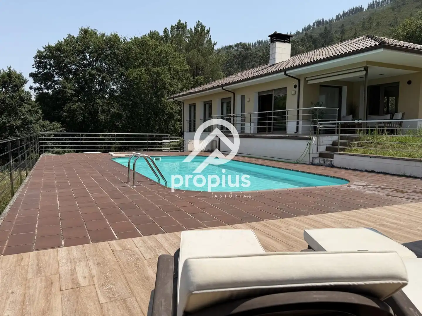 Piscina de Casa o chalet en venta en Cangas de Onís con Calefacción, Terraza y Trastero