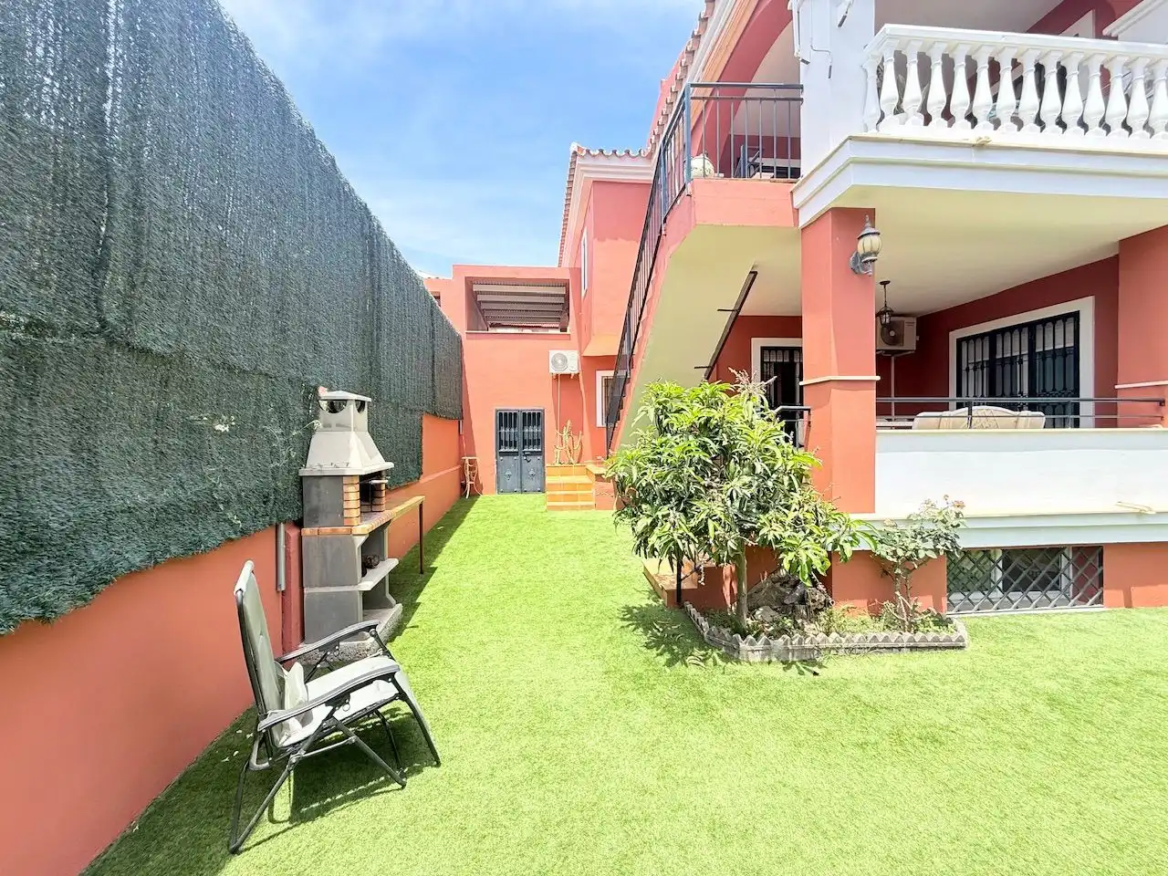 Terrassa de Casa o xalet en venda en Vélez-Málaga amb Aire condicionat, Calefacció i Jardí privat