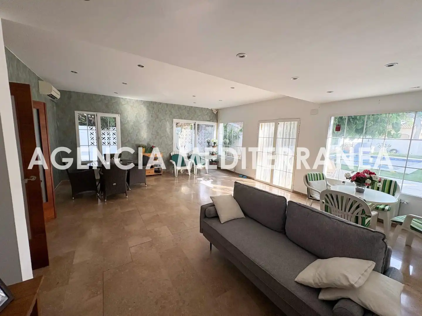 Sala de estar de Casa o chalet en venta en Paterna con Calefacción, Jardín privado y Terraza