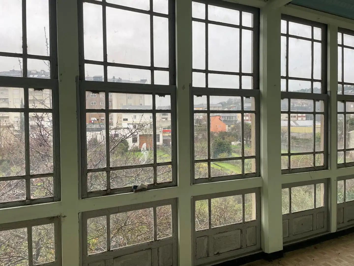Vista exterior de Edificio en venta en O Barco de Valdeorras  