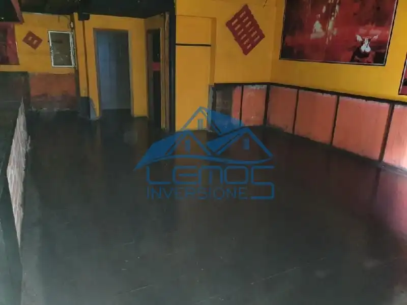 Local comercial en venda a De Asturias