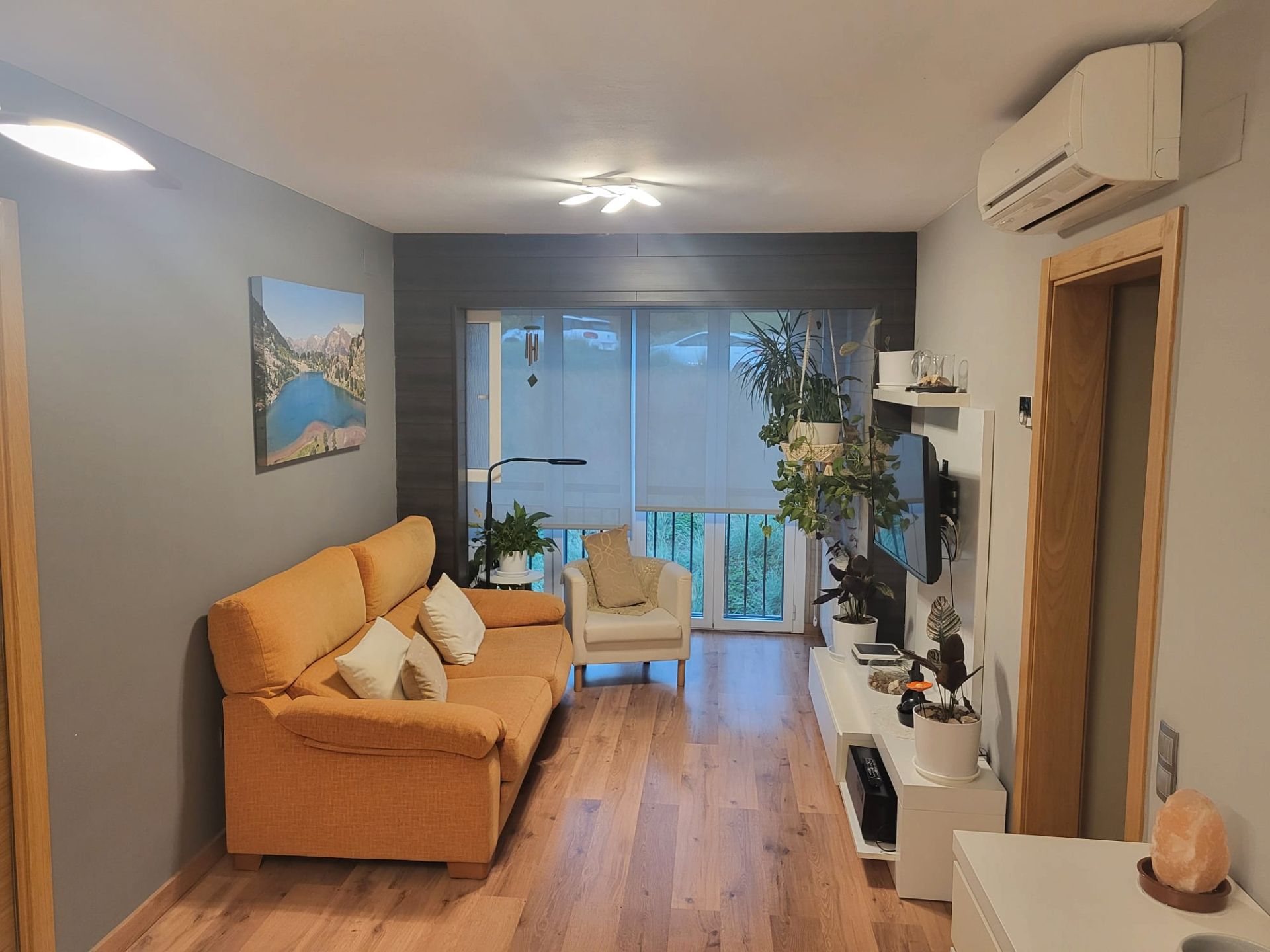 Living room of Flat for sale in Santa Coloma de Gramenet  with Air Conditioner, Heating and Furnished